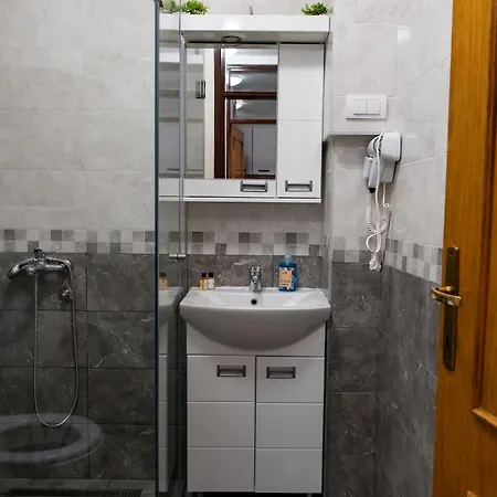 Valia Apartment *